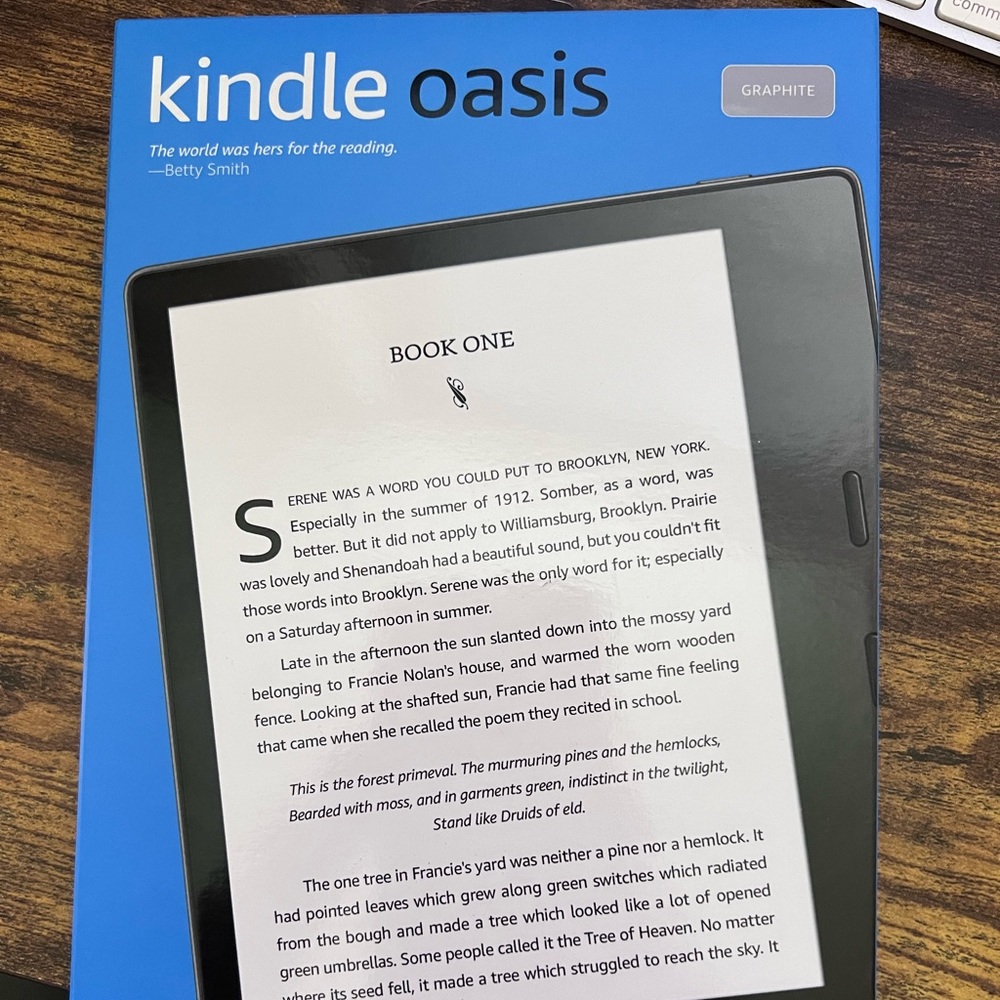 NEW Kindle Oasis - Bought 5/2020, never used or opened